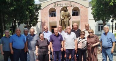 Müsavat rəhbərliyi Zaqatalada Rəsulzadənin heykəlini ziyarət etdi Müsavat rəhbərliyi Zaqatalada Rəsulzadənin heykəlini ziyarət etdi
