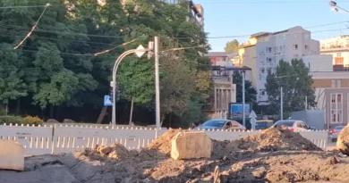 Rusiyanın atdığı raket Ukraynadakı səfirliyimizə zərər vurub – Video Rusiyanın atdığı raket Ukraynadakı səfirliyimizə zərər vurub – Video