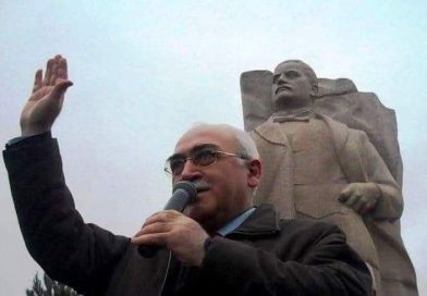 İsa Qəmbər: “Bu uydurmadır” İsa Qəmbər: “Bu uydurmadır”