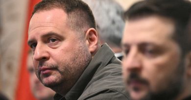 Andrey Yermakın evində axtarış aparılır – KİV Andrey Yermakın evində axtarış aparılır – KİV