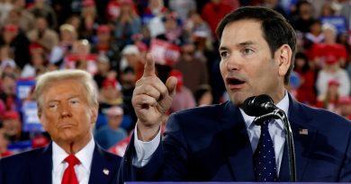 Tramp etirazlardan sonra geri addım atdı