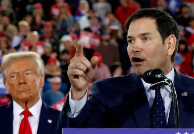 Tramp etirazlardan sonra geri addım atdı