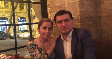 Ağır qum kisəsinə dönüb suyun dibinə endim, amma… Ağır qum kisəsinə dönüb suyun dibinə endim, amma…