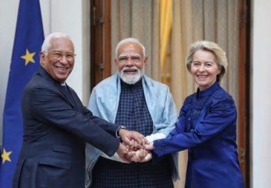 Avropa müstəqil güc mərkəzinə çevrilir Avropa müstəqil güc mərkəzinə çevrilir