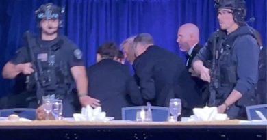 Trampın iştirak etdiyi tədbirdə atışma