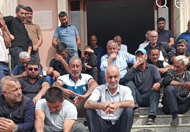 Salyanda fermerlər bir ildir pullarını ala bilmir – Etiraz